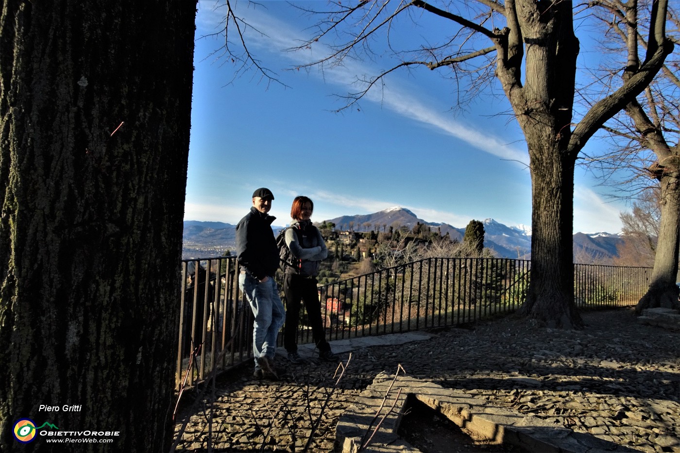 58 Bello passeggiare, sostare al parco del Castello.JPG